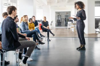 Você sabe como escolher o melhor curso para falar em público?